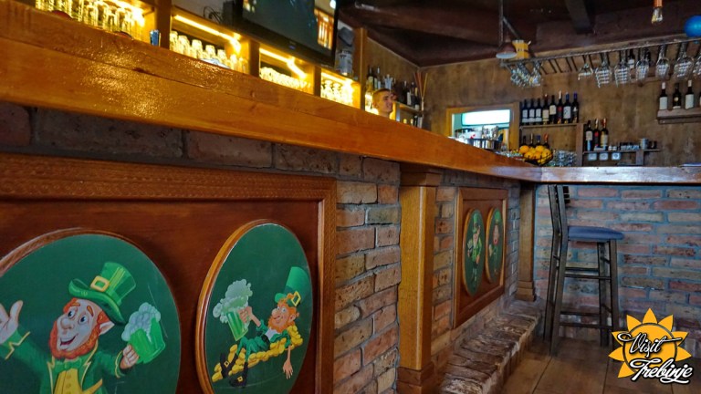 Dublin Pub Unutra (3).JPG